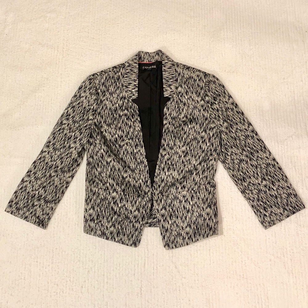Express | Black And White Patterned Cropped Jacket - image 1